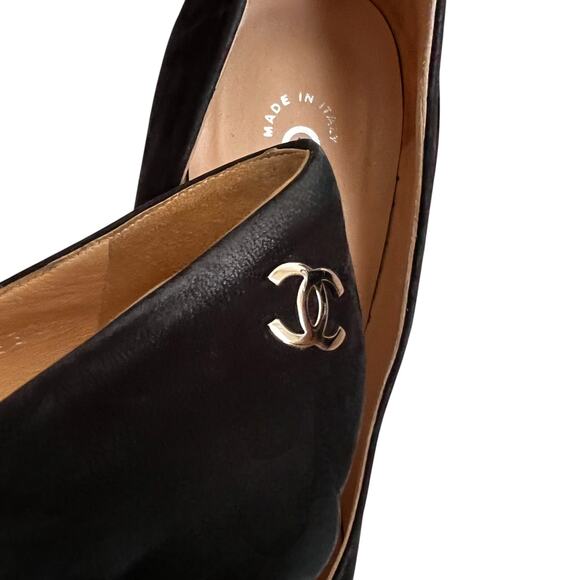 Chanel Black Interlocking CC Logo Suede Pumps, US6/IT36 - Picture 7 of 16